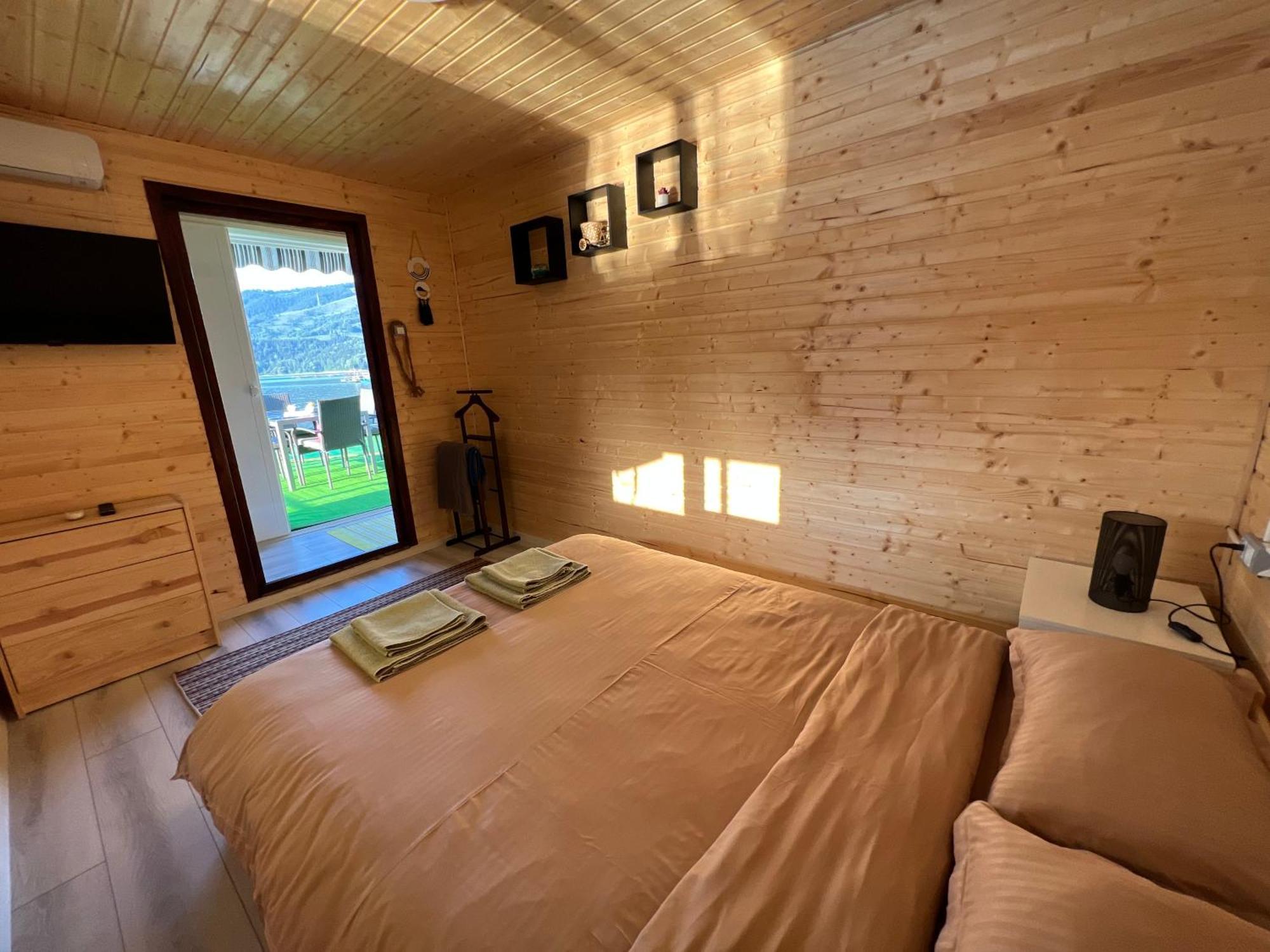 Casa Pe Lac Bicaz Eksteriør billede